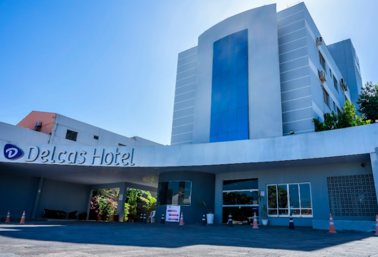 delcas fachada print 1